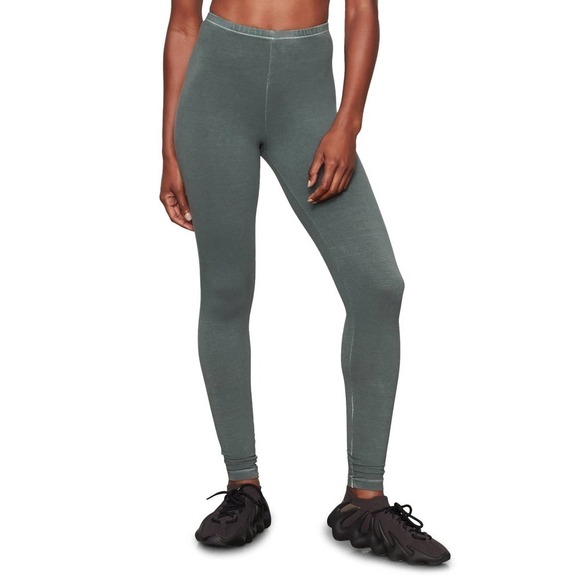 SKIMS Outdoor Basics Leggings in Malachite Women's Size Medium with Flaw - Picture 1 of 10